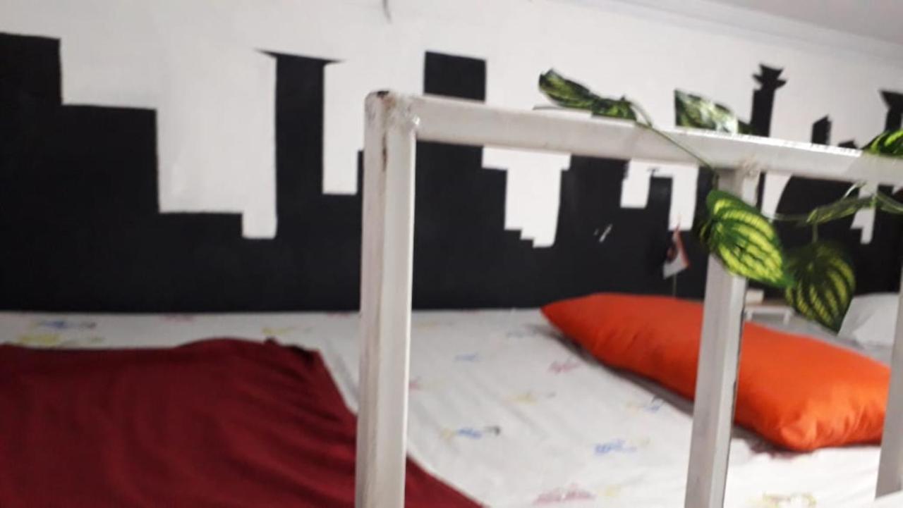 Destiny House 호텔 요그야카르타 외부 사진
